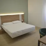 Ht & 4*