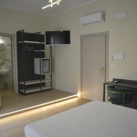 Ht & Бриндизи