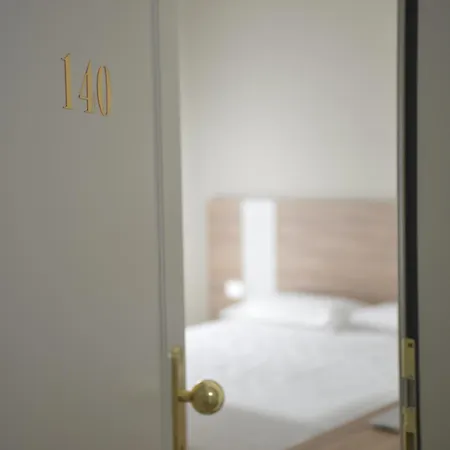 Ht & Гостевой дом 4*