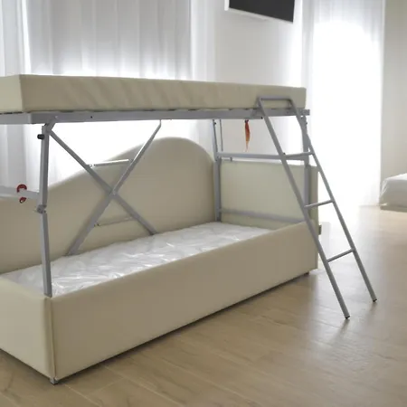 Ht & 4* Бриндизи