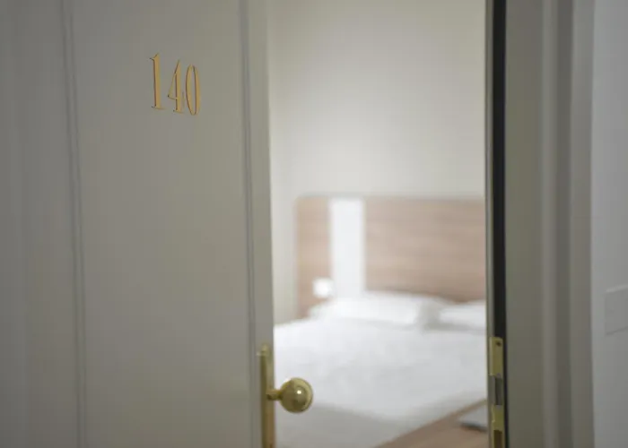 Ht & Гостевой дом 4*